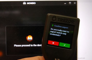 Trezor Model T Cryptocurrency Hardware Wallet GNU/Linux Edition (TPE-TREZT)